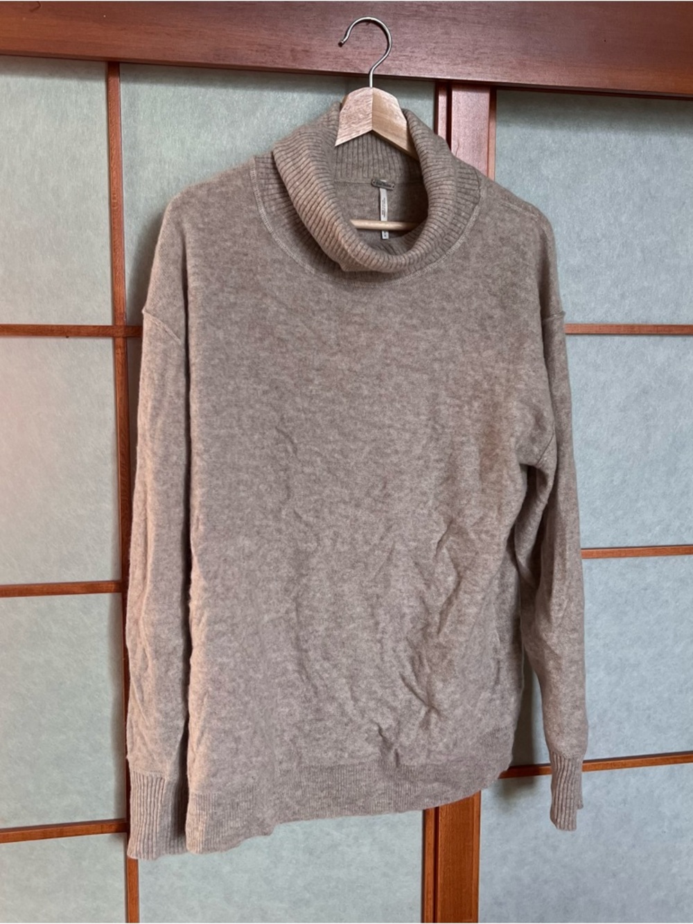 Like New Free People 100% Cashmere Cowl Neck Sweater Turtleneck Medium